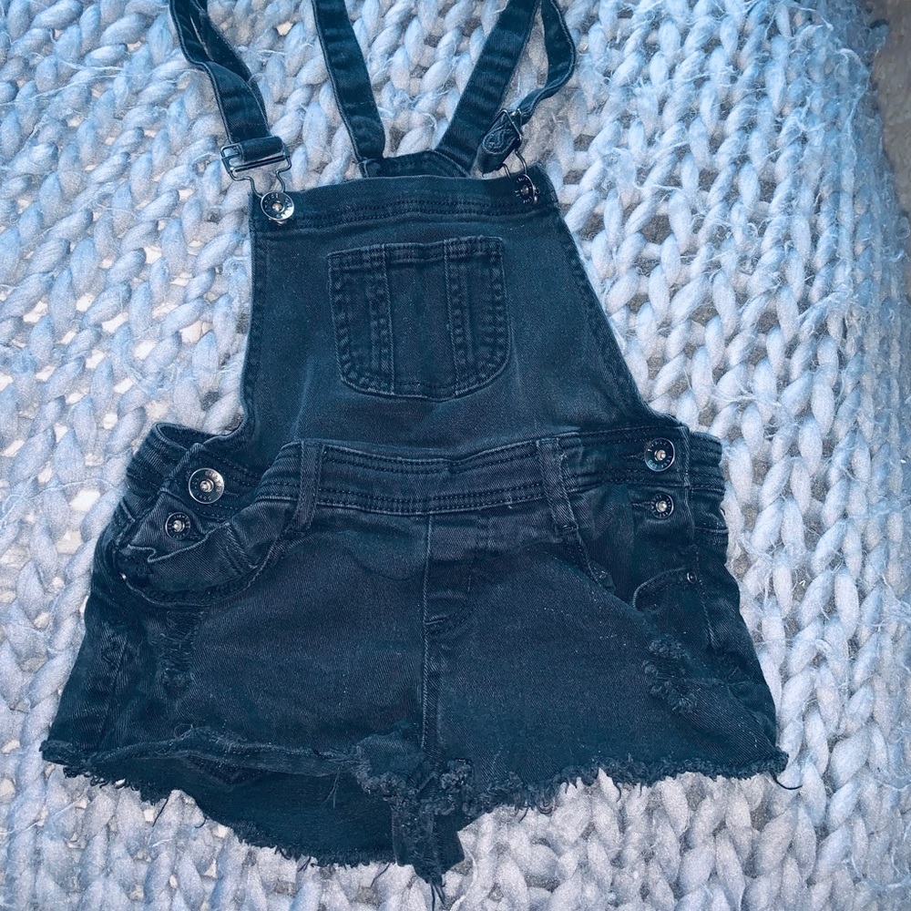 Overall shorts